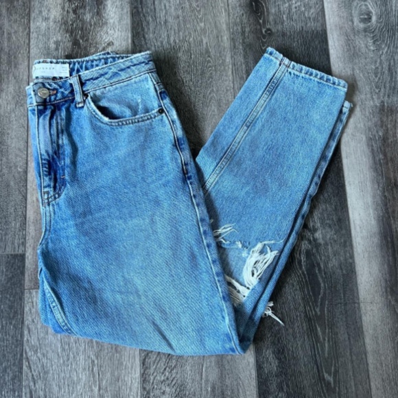 Topshop Mom Jeans Torn Knee Size W26/L30 - Picture 3 of 9